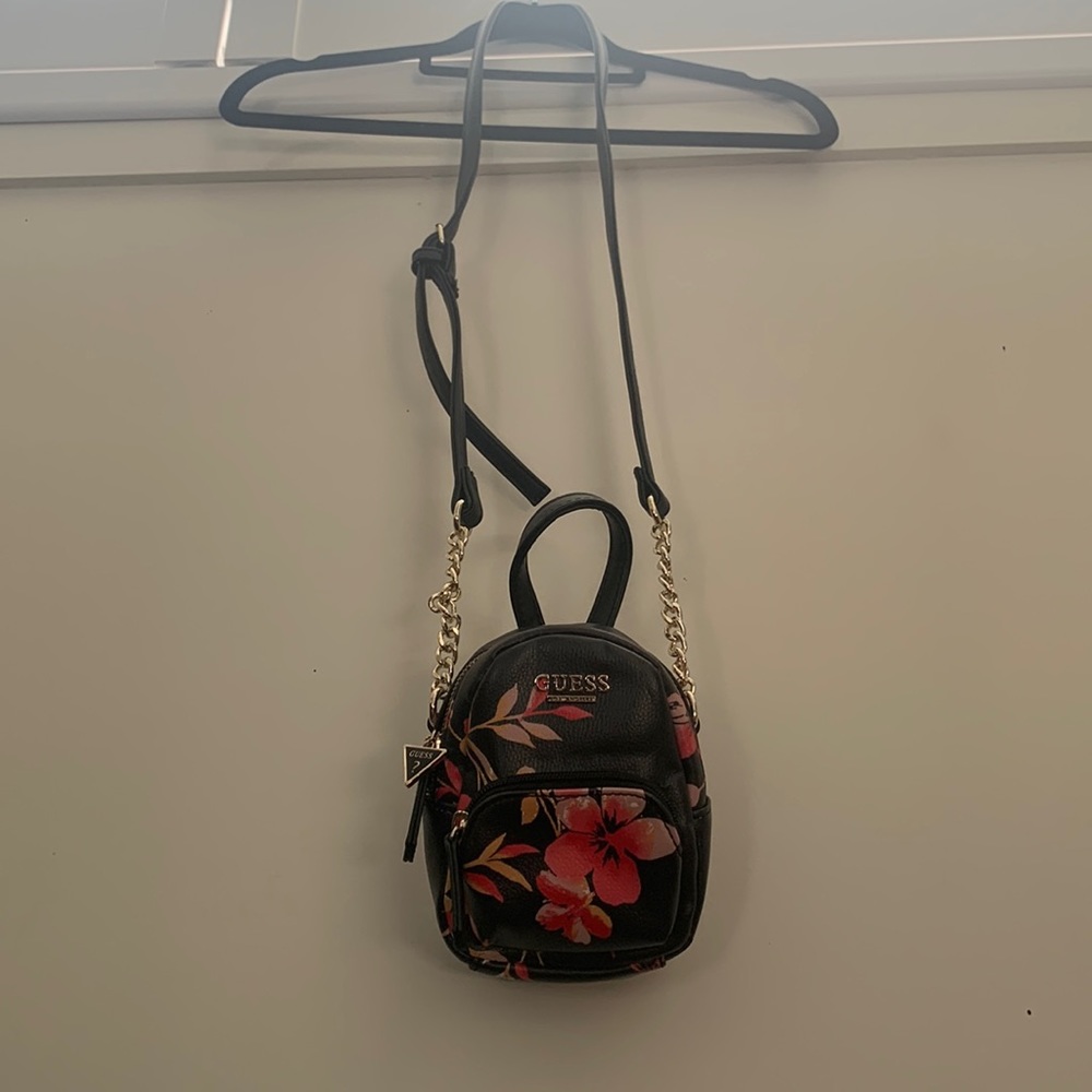 Small Flower Pattern Guess Bag - Picture 5 of 6
